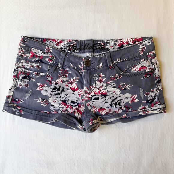 Vanilla Star Women Shorts Size 9 Blue Embroidery Floral Twill 1.5” Inseam - Picture 1 of 10